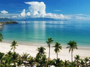 Playa tropical con arena blanca