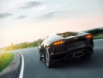 Lamborghini circulando por una carretera