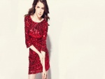 Anna Kendrick con un bonito vestido rojo