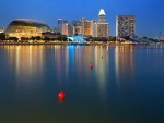 Edificios iluminados en Singapur