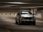 BMW en un garaje