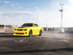 Chevrolet Camaro RS amarillo