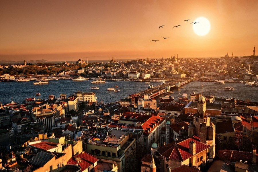 Vista de la ciudad de Estambul a la salida del sol
