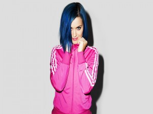 Katy Perry con ropa de deporte