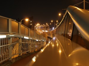 Puente iluminado