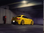 Un BMW Z4 amarillo