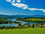 Vista del lago Lipno (Frymburk, República Checa)