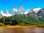 Montañas nevadas en la Patagonia (Argentina)