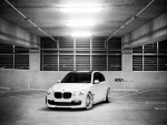 BMW 7 Series en un aparcamiento