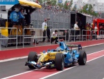 Fernando Alonso pilotando en la escudería Renault (2006)