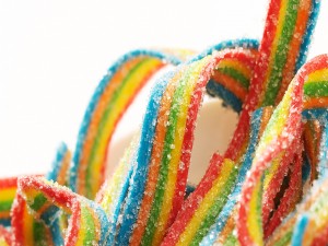 Regaliz arcoíris con azúcar