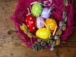 Huevos de Pascua en un nido