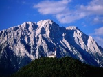 Iglesia en lo alto de la colina (Tirol, Austria)