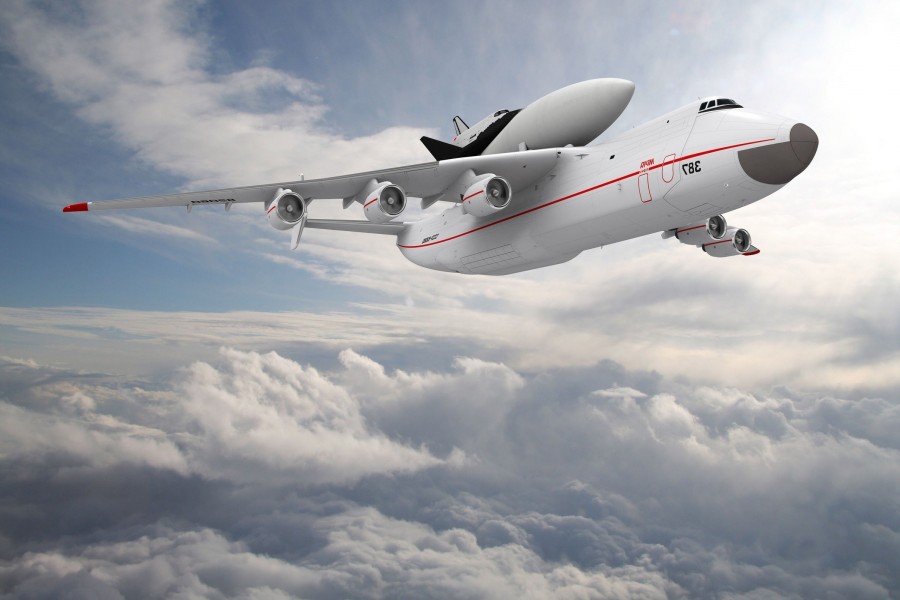 Antonov An-225 Mriya sobre las nubes