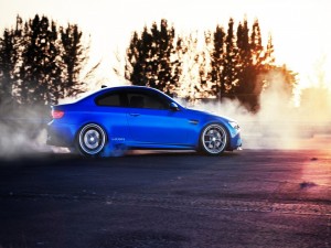 BMW M3 echando humo