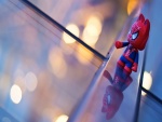 Un pequeño muñeco de Spider-Man