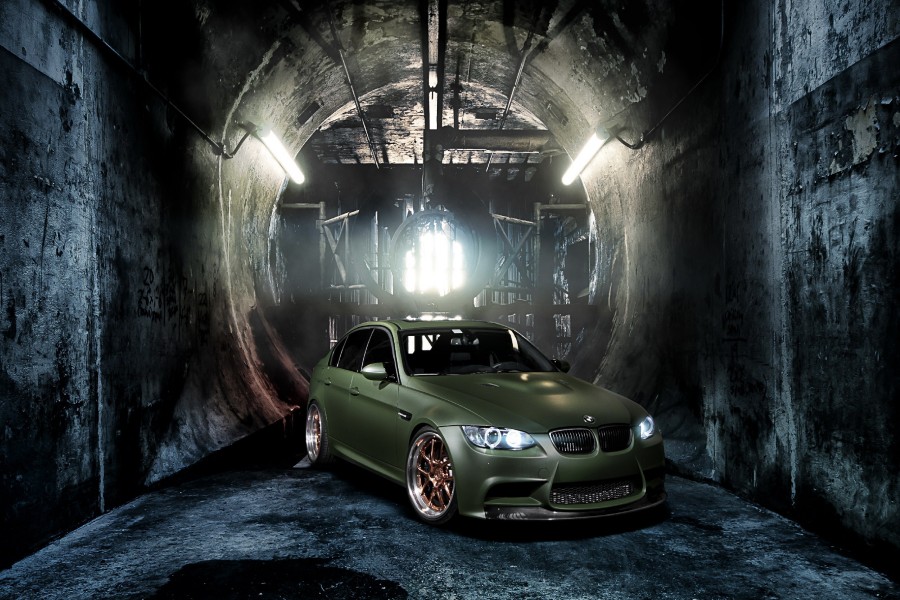 Un BMW M3 de color verde