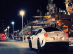 Ferrari blanco en el puerto