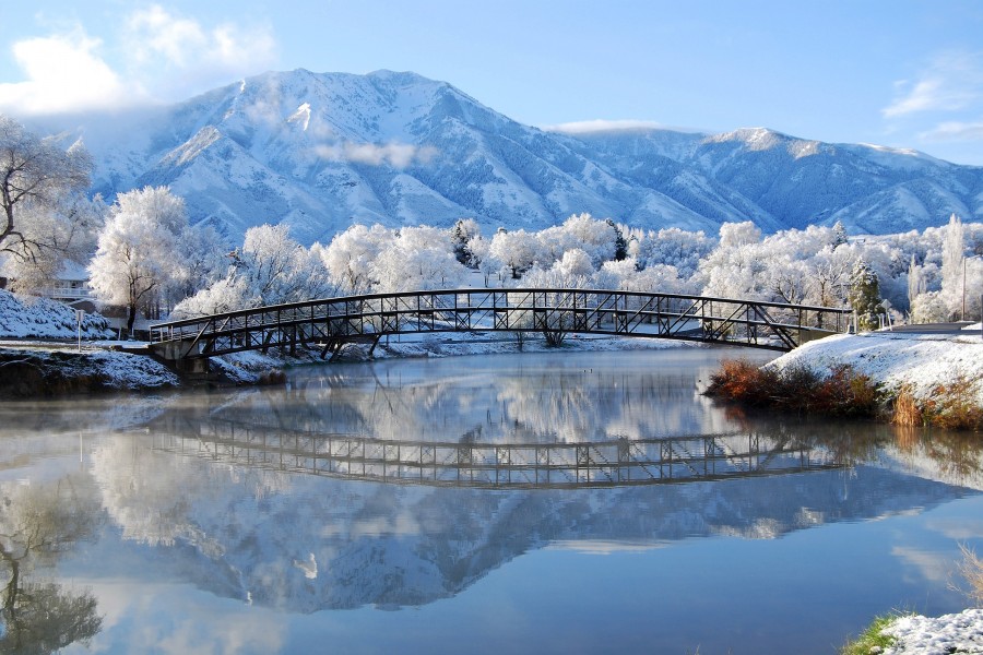 Invierno reflejado en el río