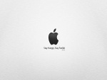 Frase de Steve Jobs bajo el logo de Apple