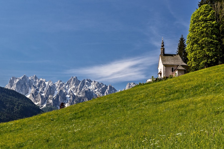 Iglesia en los Alpes