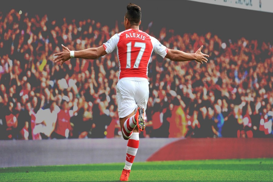 Alexis Sánchez con el número 17 (Arsenal F.C.)