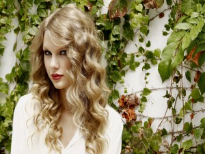 Taylor Swift con una larga melena