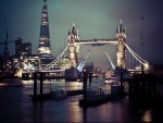 Vista nocturna del Puente de la Torre (Londres)