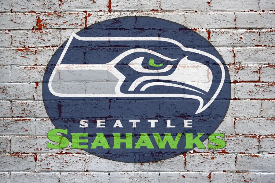 Logo de los Seattle Seahawks sobre una pared