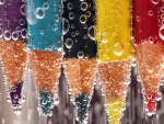 Lápices con burbujas de agua