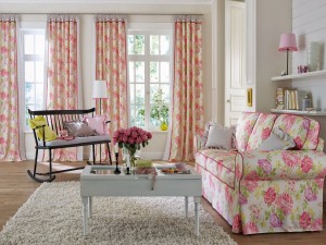 Sala de estar en tonos de color blanco y rosa