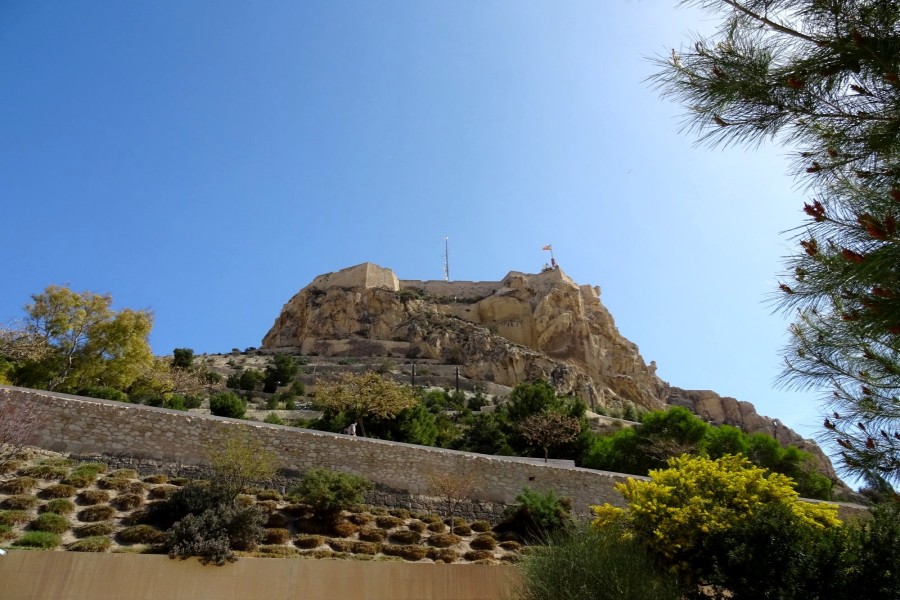 Castillo de Santa Bárbara en Alicante, España