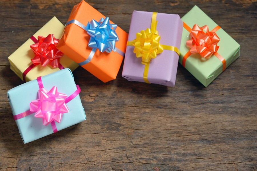 Cajas de regalo de varios colores