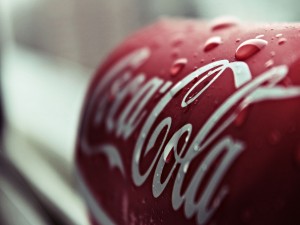 Refrescante lata de Coca-Cola