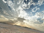 Nublado por la mañana en el desierto
